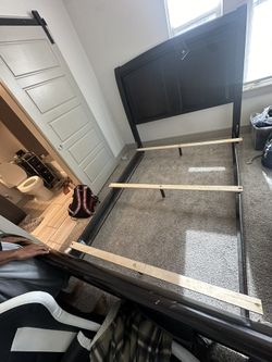 Bedroom Set (Queen)
