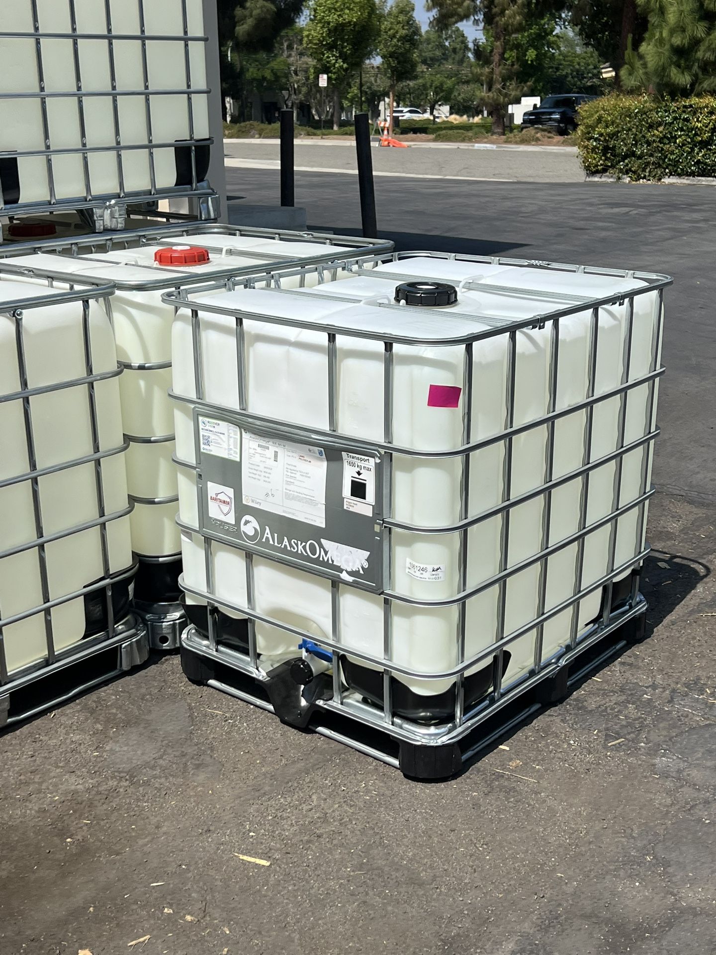 🔥🔥like New 275 Gallon Totes🔥🔥