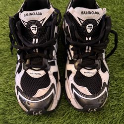 Balenciaga Runner