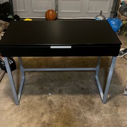 Black Desk 