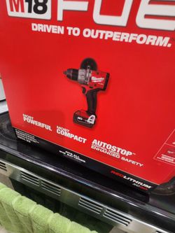 Milwaukee 1/2 Hammer Drill Driver Set