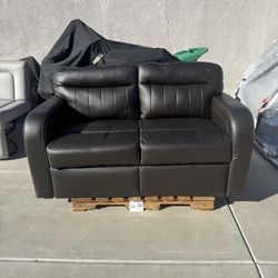 🛋️ RV Hide-a-Bed Sofa – Dark Brown – 