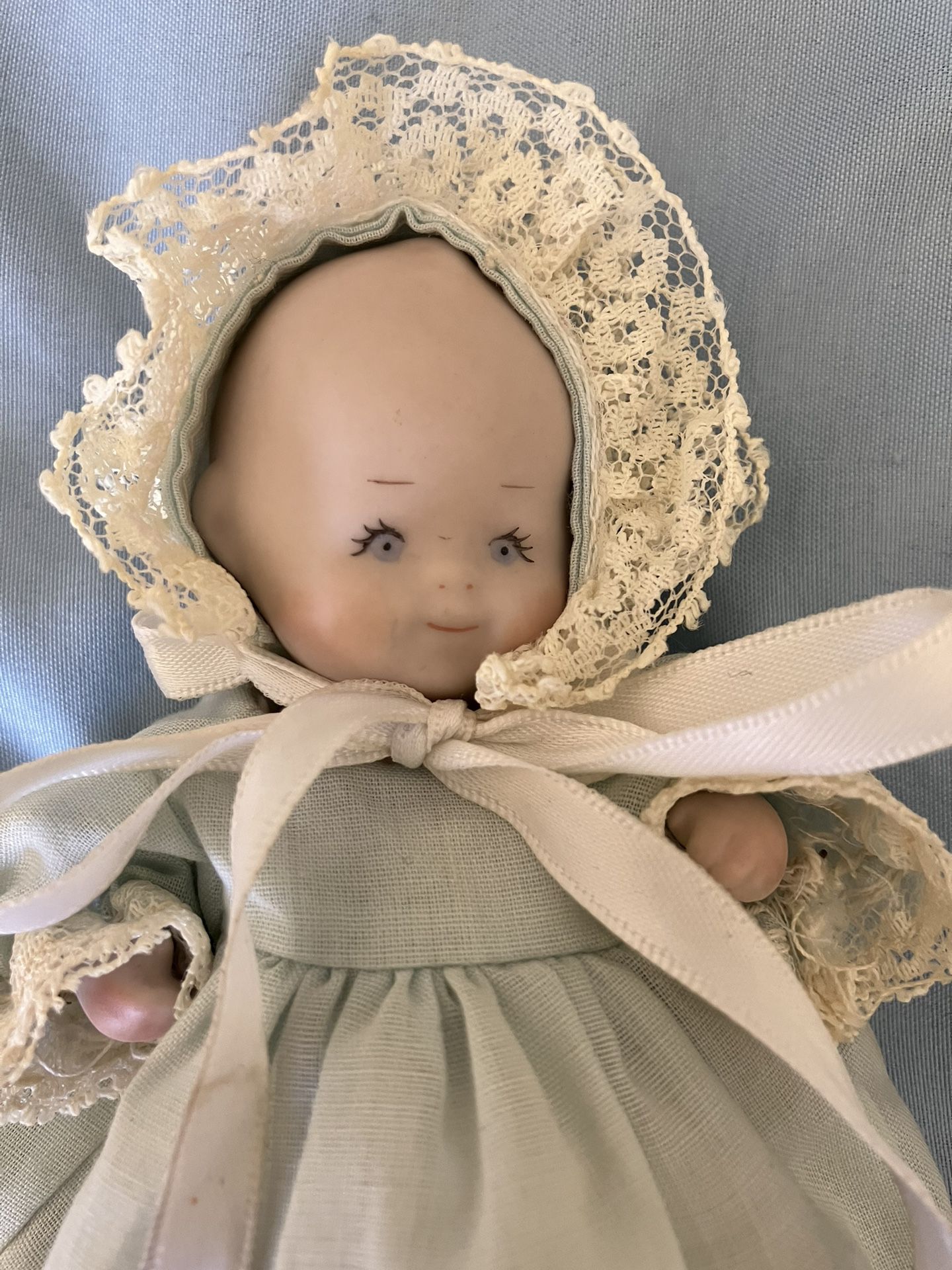 1981 Phyllis Parkins 5.5" Porcelain doll