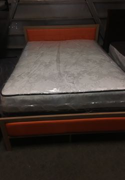 Full size bed