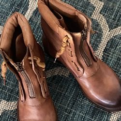 REDUCED- New Women’s 8.5 Leather Boots - Vintage Foundry