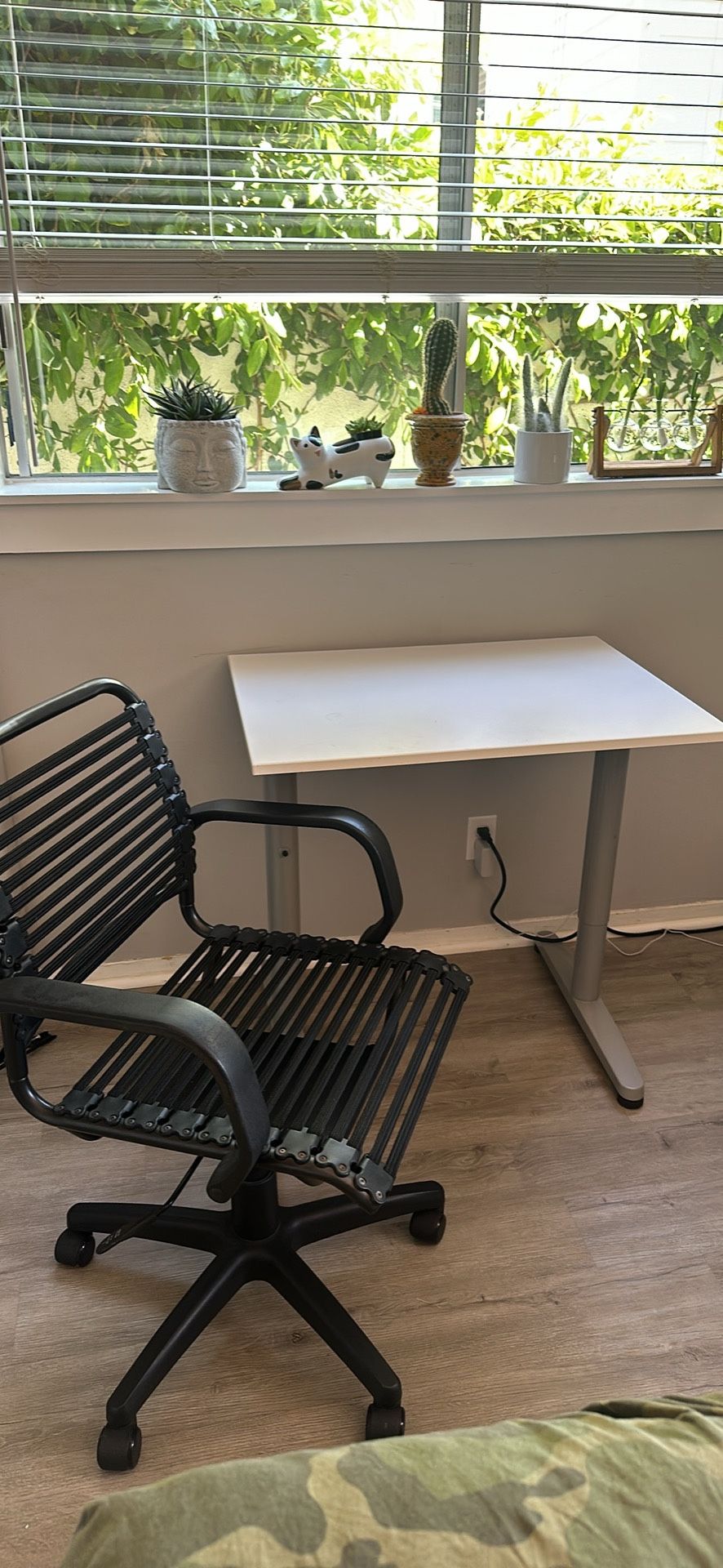 Desk & Chair 