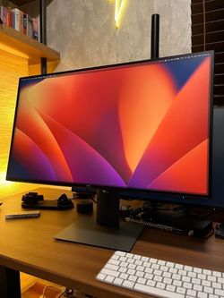 Dell Ultra Sharp 27 Inch Monitor 