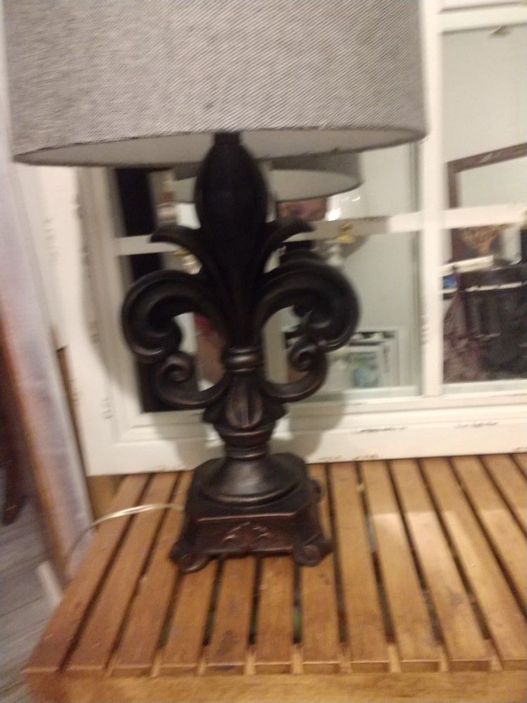 Lamp, Shelf, Frame With Clips For Photos