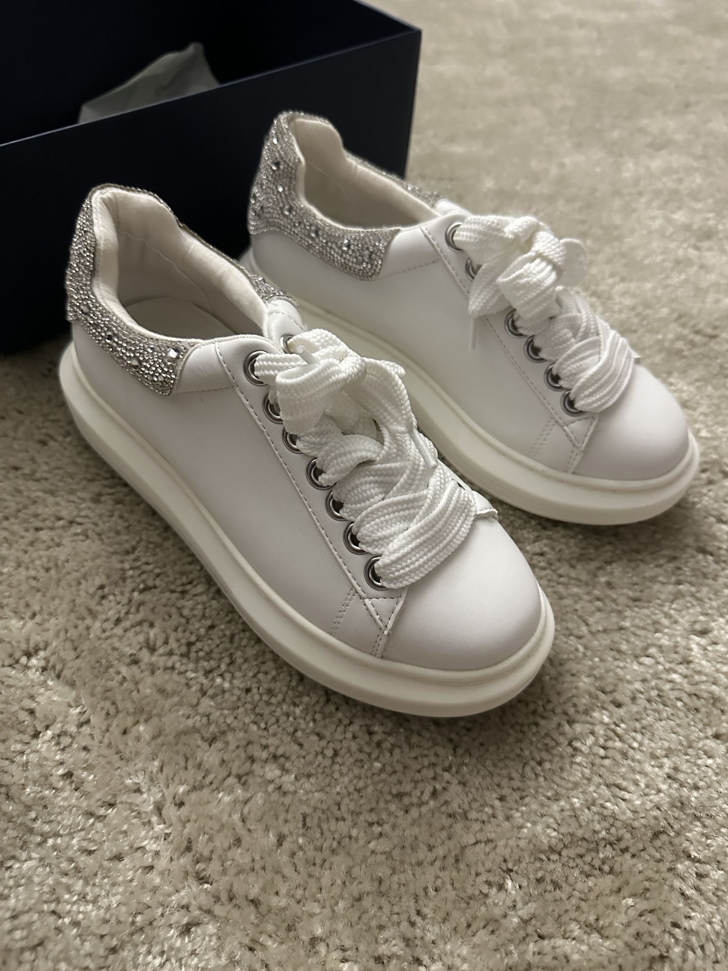 Steve Madden Gasp Rhinestone Sneaker Size 6.5