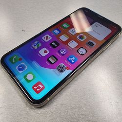 📱 iPhone 11 – White – 98% Battery – Unlocked – With Extras