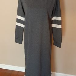 Trendy Sweatshirt Style Maxi Dress Sz 6