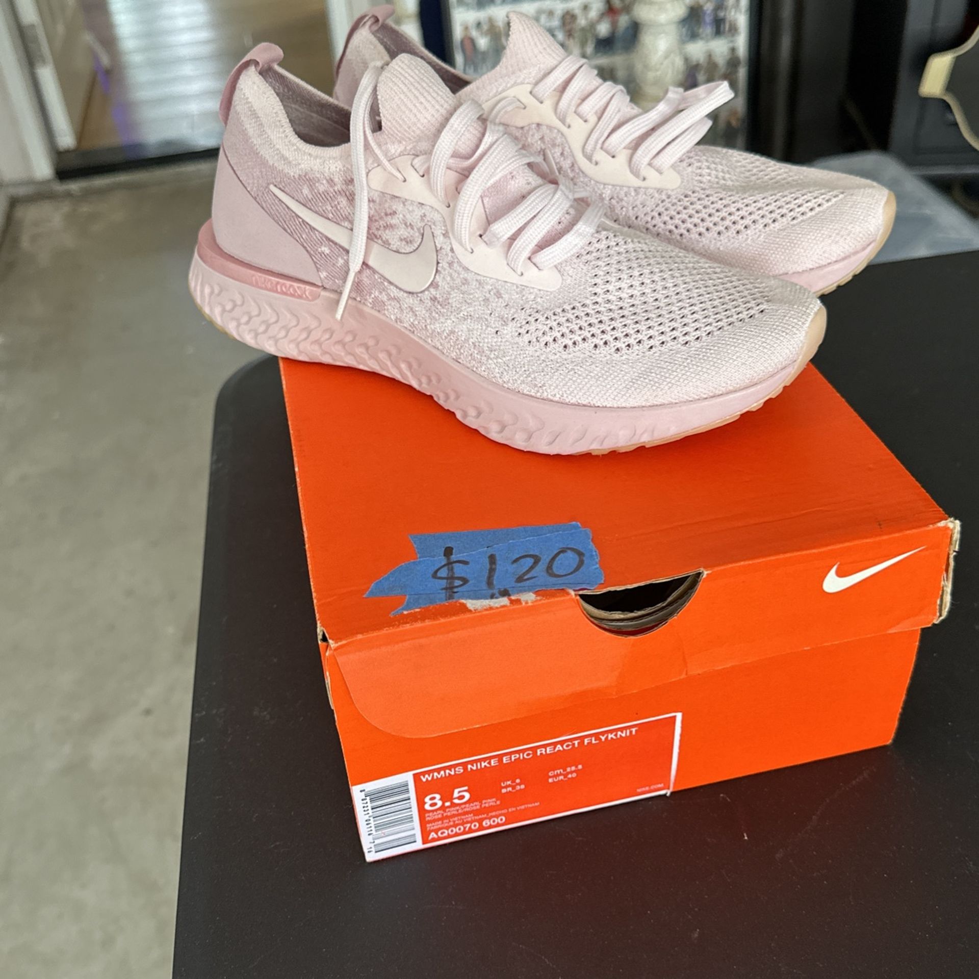 Women's Nike Epic React Fly knit Pearl Pink Size