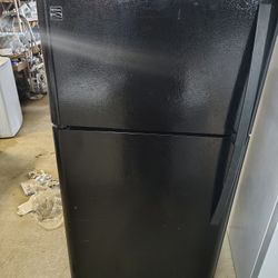Kenmore Top and Bottom Refrigerator 