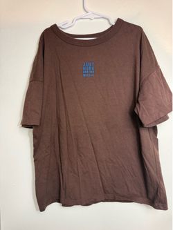 Boys graphic tee size L