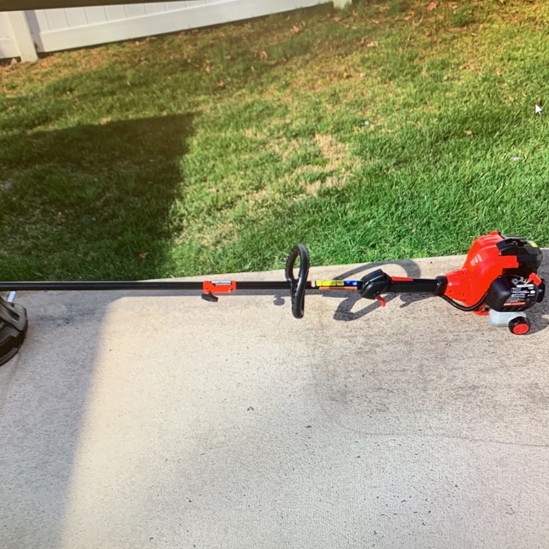 Craftsman 27cc String Trimmer / Weedwacker