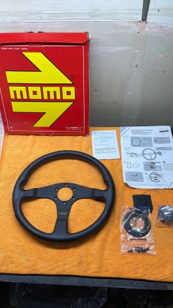 MOMO Tuner 350mm steering wheel