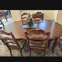 Real Oak Wood Dining Table With 4 / 5 Chairs  Oval But Can Be Round