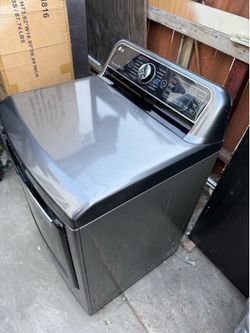 Lg Gas Dryer. Duel Door Opening .7.3 Cubic