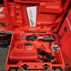 MILWAUKEE M12 SOLDERING IRON KIT