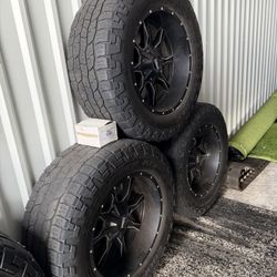 35x12.50x 20 Wheels And Tires 