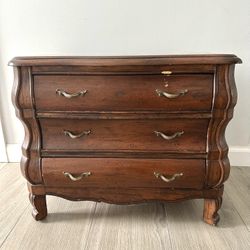 Antique Wood Bombe Chest with three drawers and brass-tone hardware HH17/L19.5/D12 $100