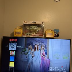 Samsung smart TV 65 inches like new