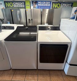 LG Washer 5.5 Cu Ft and Gas Dryer 7.3 Cu Ft Set