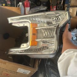 2018 - 2020 Ford F-150 Headlights 