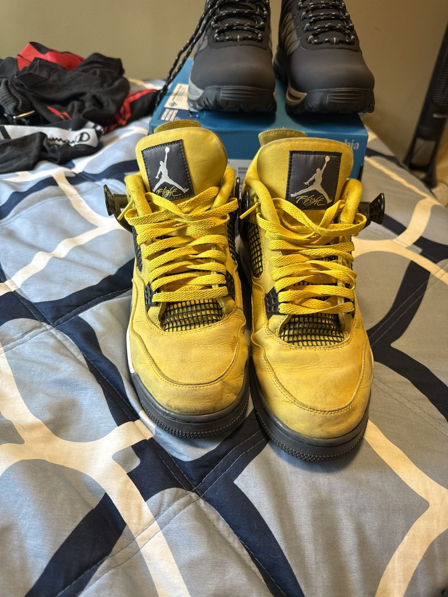 Jordan 4 Lightning Size 13