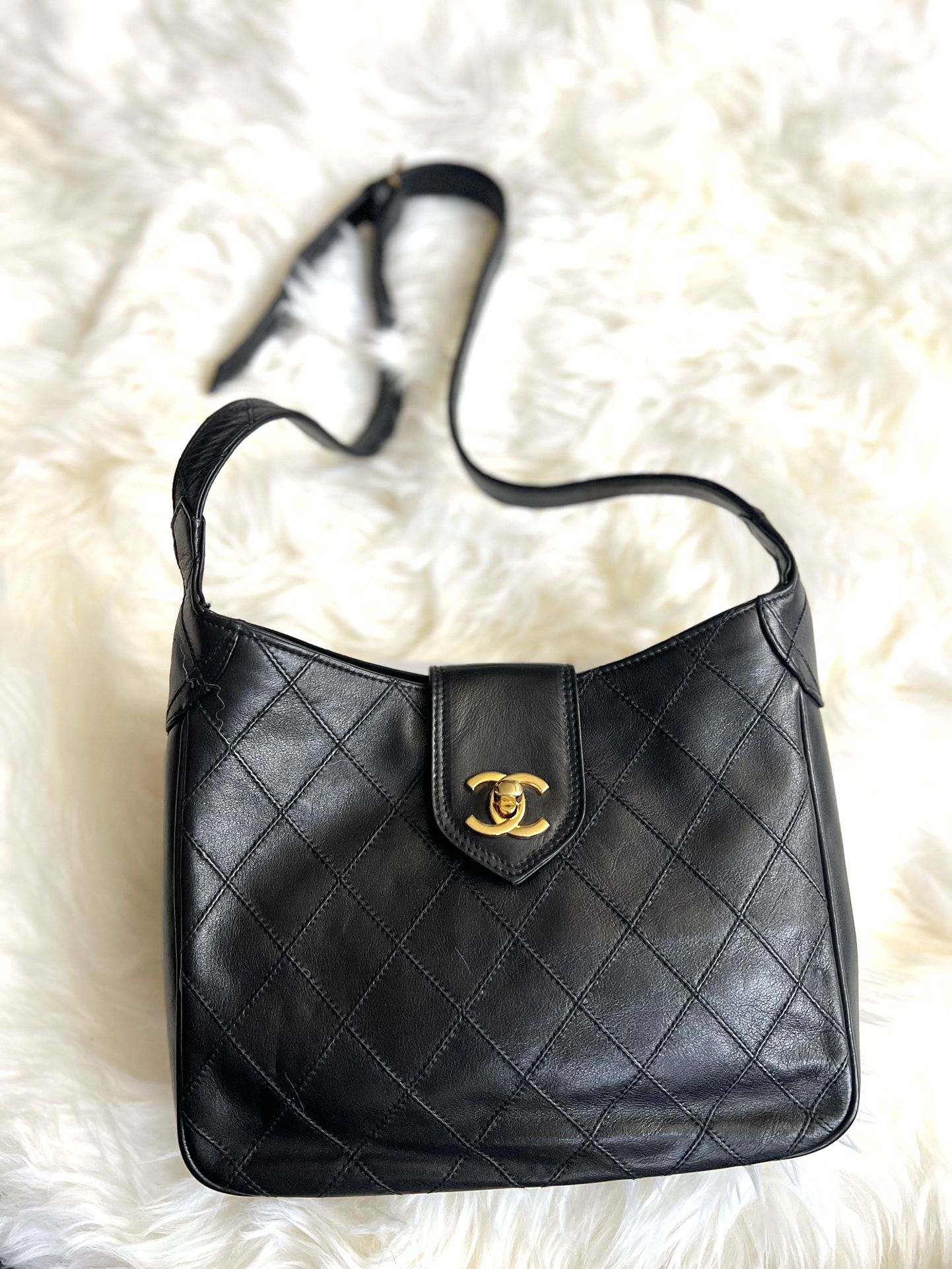 CHANEL CLASSIC FLAP EAST WEST CAVIAR SHOULDER BAG for Sale in Bronx, NY -  OfferUp