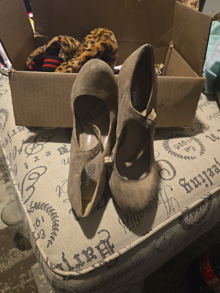 Charlotte Russe #9 Used Wedge