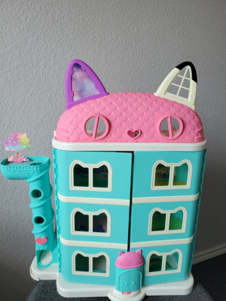Gabby's Dollhouse