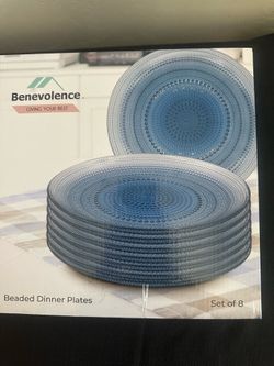New in Box Blue hobnail Dinner plates 10.5" set of 8