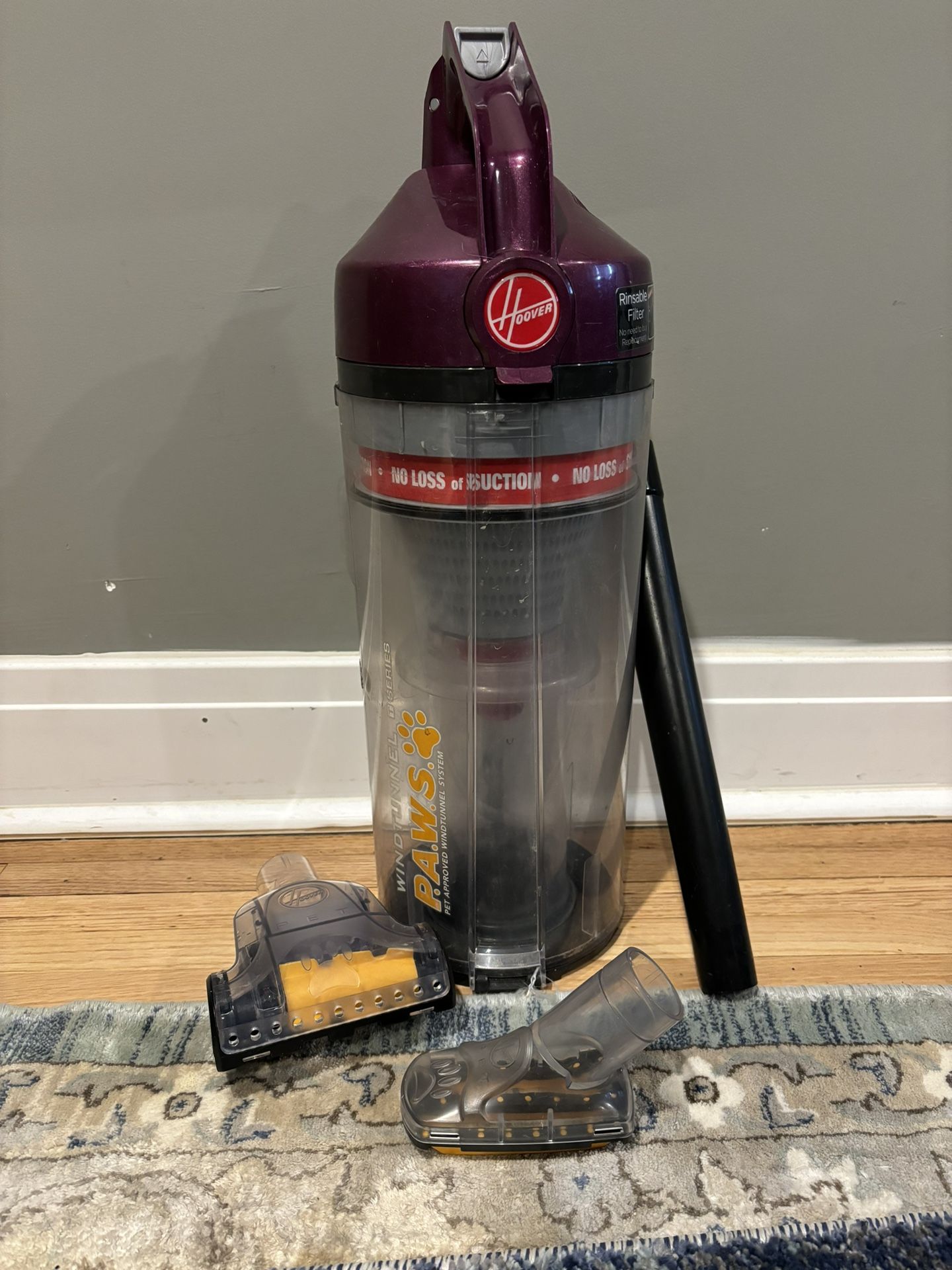 Hoover Windtunnel T Series PAWS With Accessories for Sale in Glen Cove