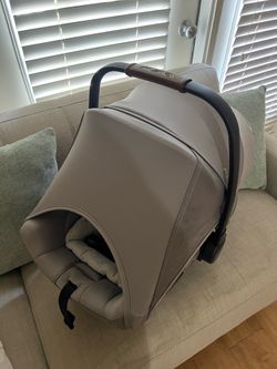Nuna PIPA lite rx car seat stroller and adapter