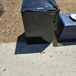 Mini Fridge 