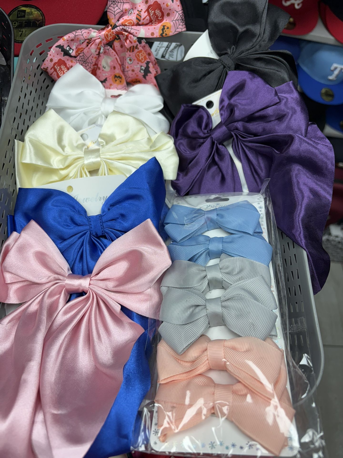 Bows & Accessories $2 Each 