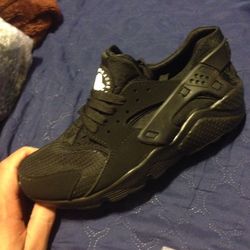 Black huaraches