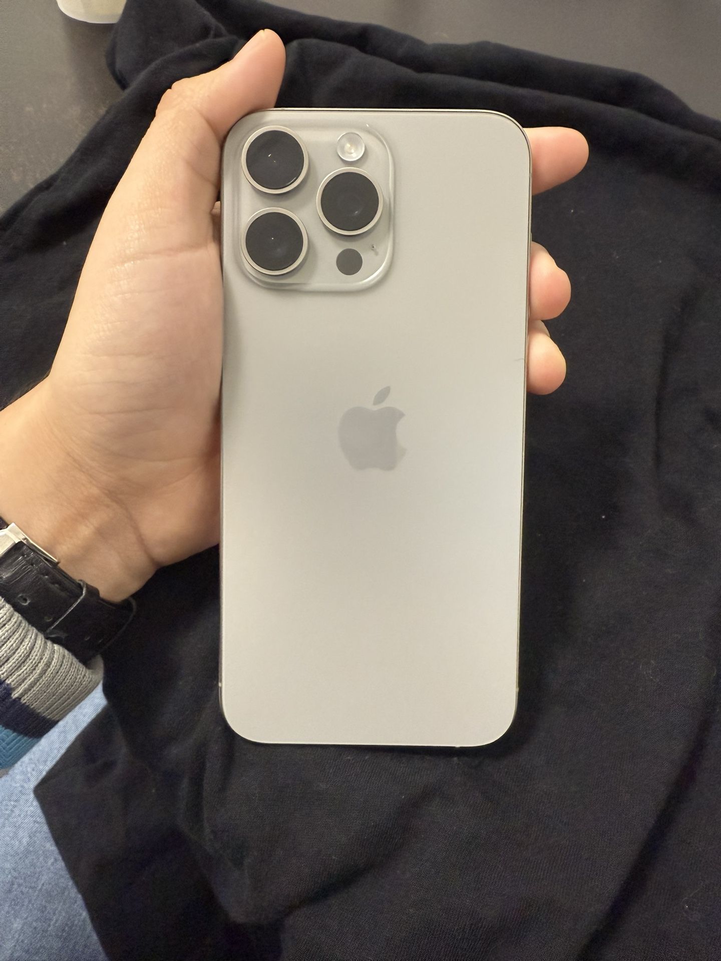 iPhone 15 Pro Max Unlock
