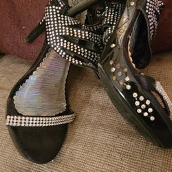 Delicacy Stripper Sexy Hi Heels Shoes Size 7 black With Lots Of Rhinestones. East, West, North