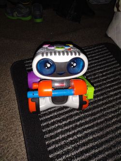 FISHER PRICE LIGHT UP LEARNING ROBOT 