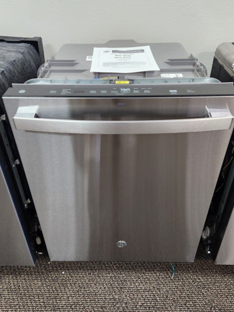 24 in. Built-in Tall Tub Top Control Fingerprint Resistant Stainless Steel Dishwasher w/3rd Rack, Bottle Jets 50 dBA