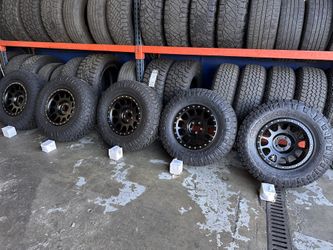 5 Method 305 Wheels With Nitto Ridge Grappler LT285/70/17 JEEP