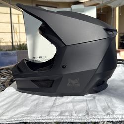 BRAND NEW Fox Racing V-Core Full Face Helmet