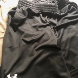 Under Armour Men’s Medium Size Mesh Shorts