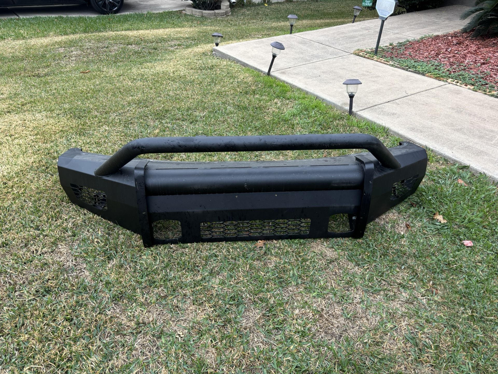 oad Armor VAQUERO FRONT NON-WINCH BUMPER PRE-RUNNER GUARD - TEXTURE BLACK 2015-2017 FORD F-150