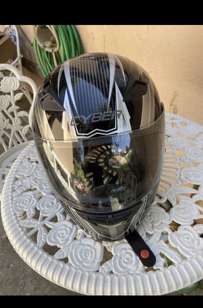 Mortorcycle helmet size medium