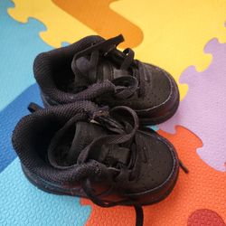 Baby shoes size 3