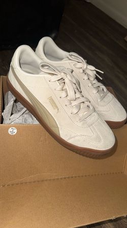 Pumas Shoes