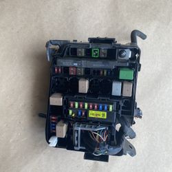 2017-2018 Kia Forte Fuse Box 2.0 OEM